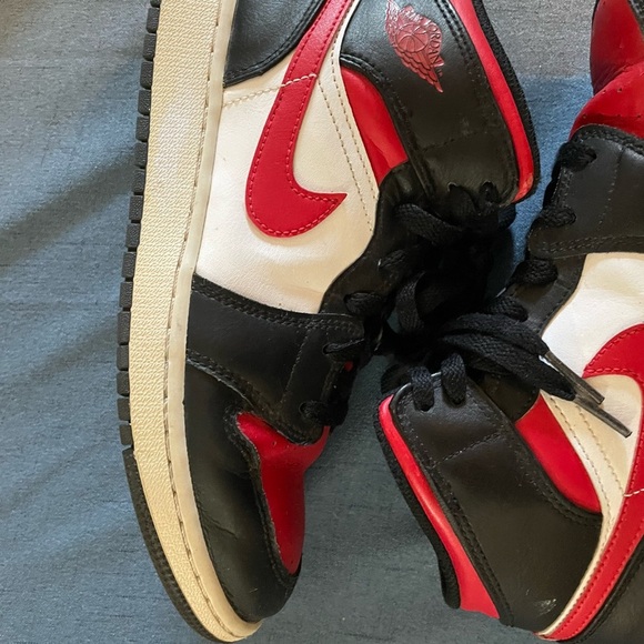 Jordan 1 Retro High OG, Size 6.5Y, EUC - Picture 6 of 9